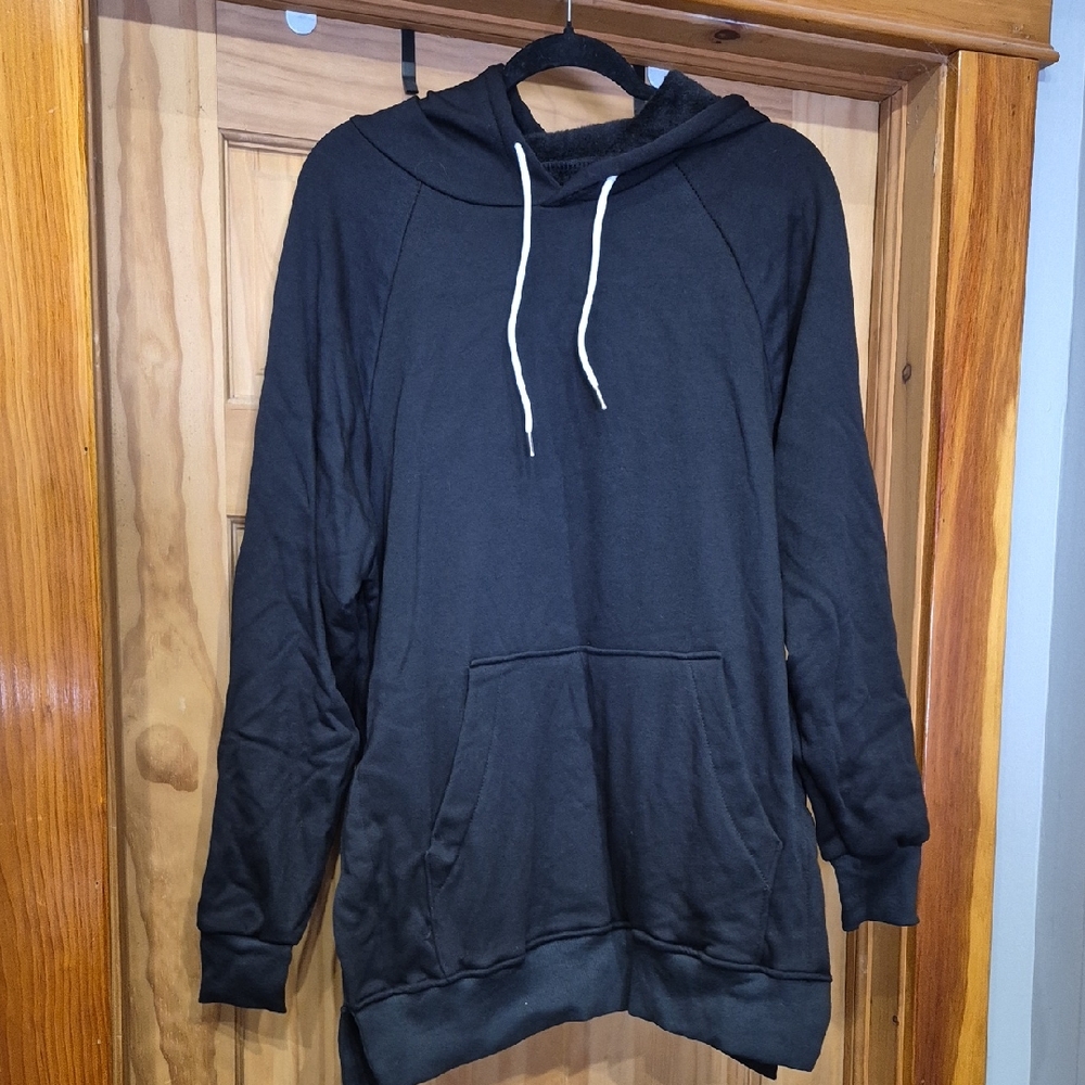 Women's Black Pullover Hoodie Sweatshirt